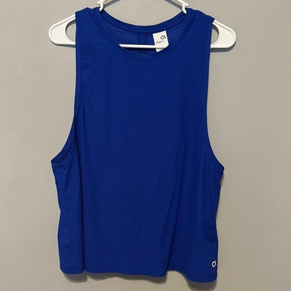 Blue Gap fit workout‎ top